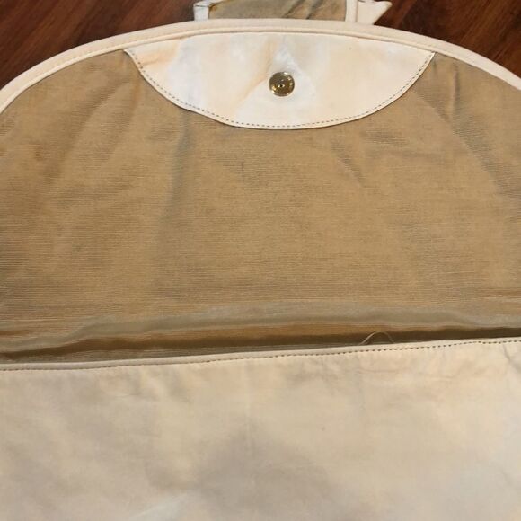 Vintage White and gold leather clutch purse with straps. - Picture 3 of 11